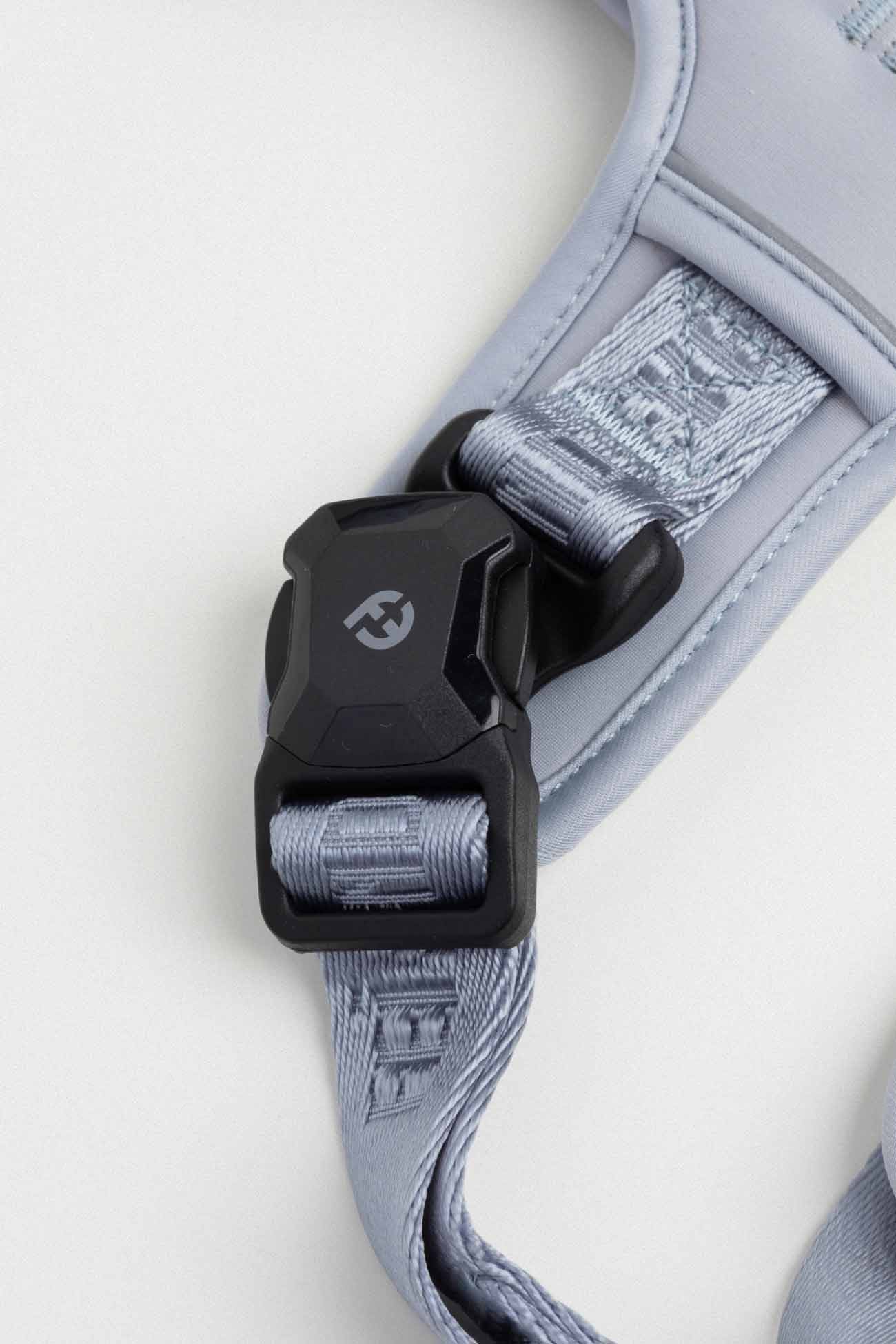 Dusk Blue Cloud Harness with MagEase Buckles Close-up of a dog harness with a black buckle and Fei and Eve logo